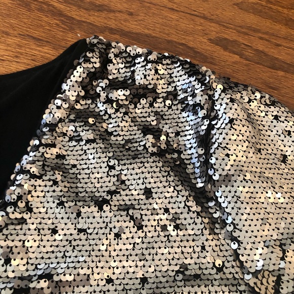 Anthropologie Sequined V Neck Tee - Picture 4 of 5